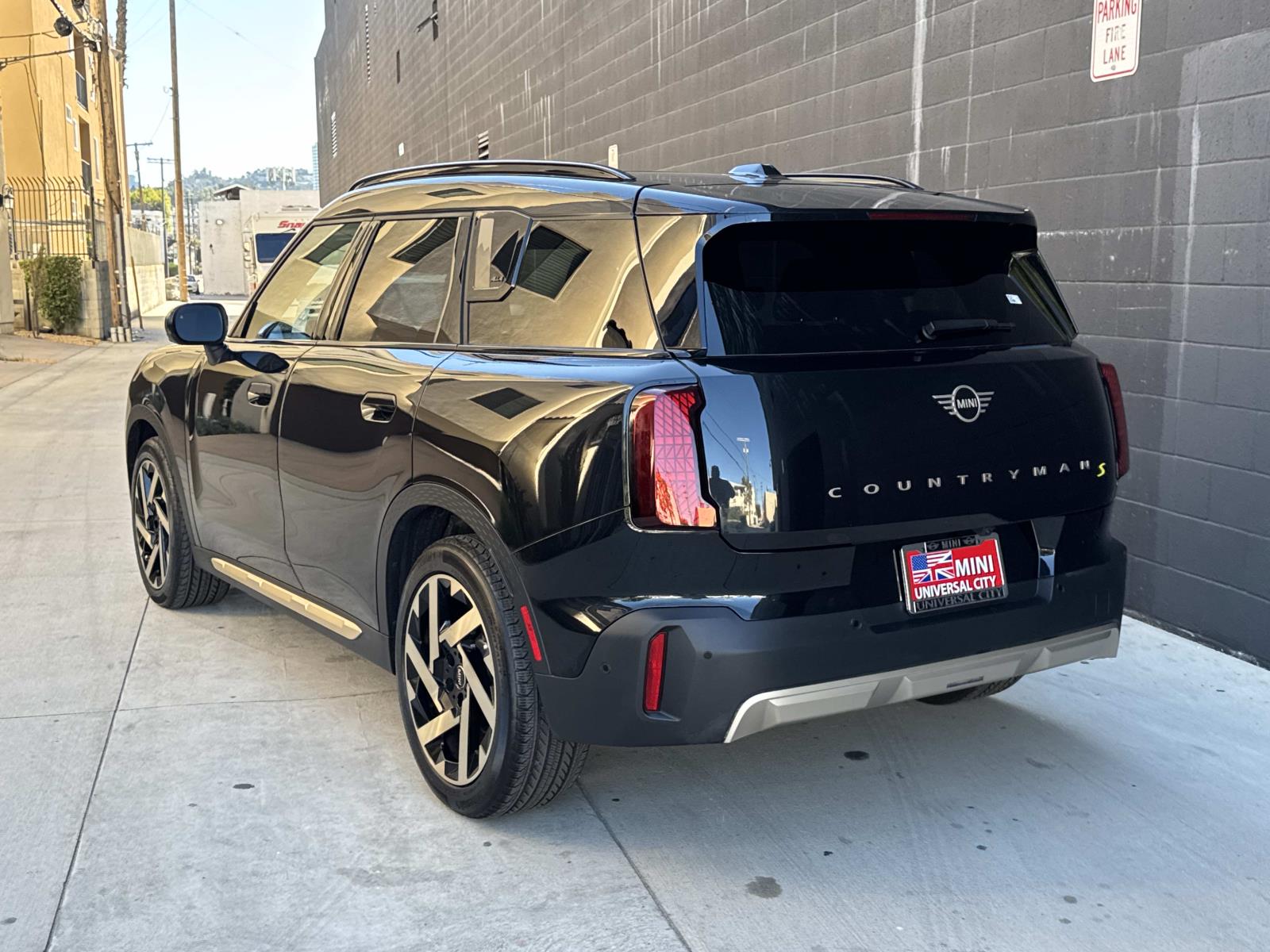 2025 Mini Countryman SE ALL4 photo 2