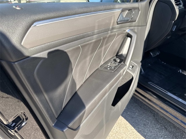 2022 Volkswagen Tiguan SE R-Line Black photo 12