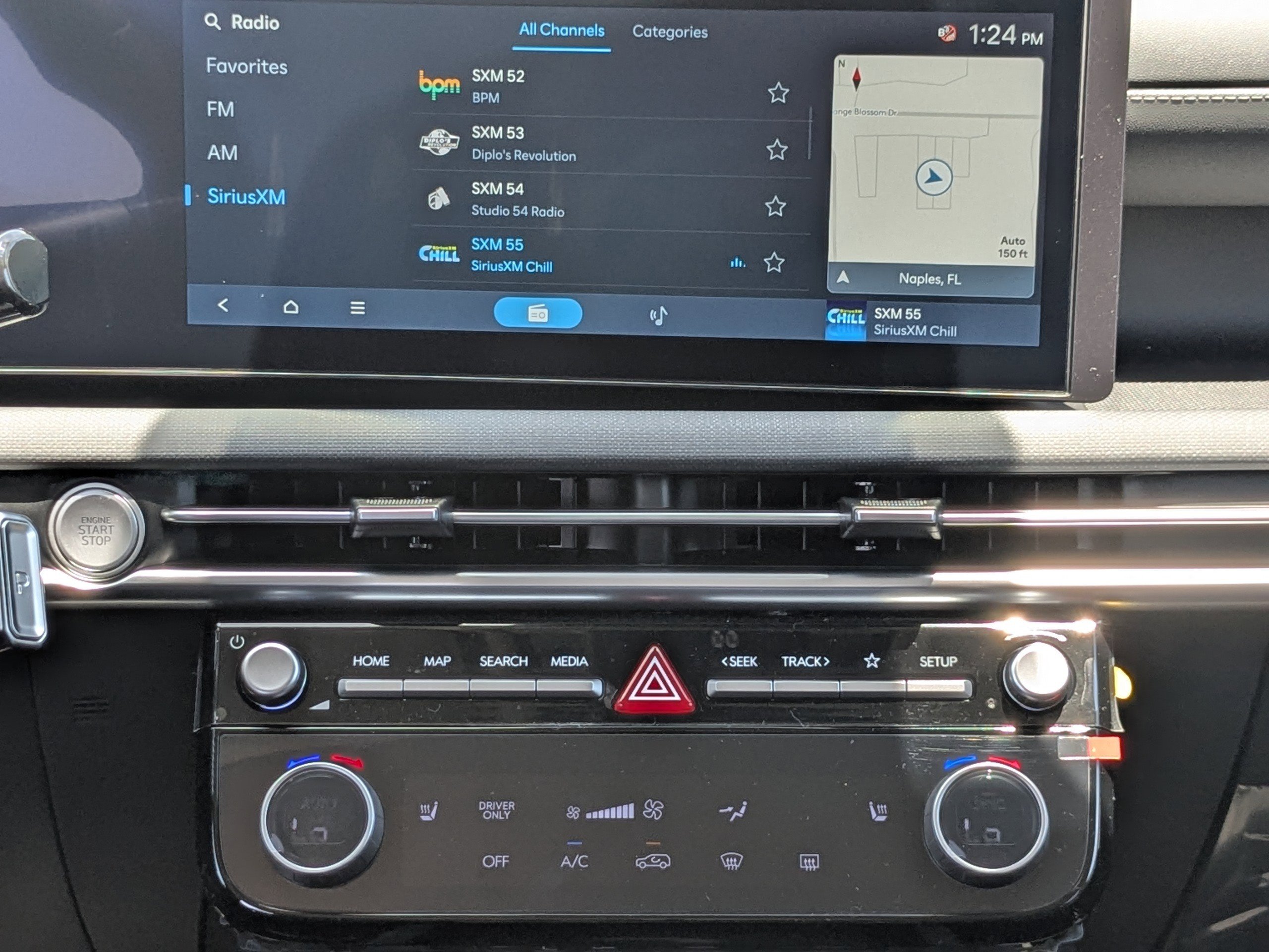 2025 Hyundai Tucson Hybrid SEL Convenience photo 11
