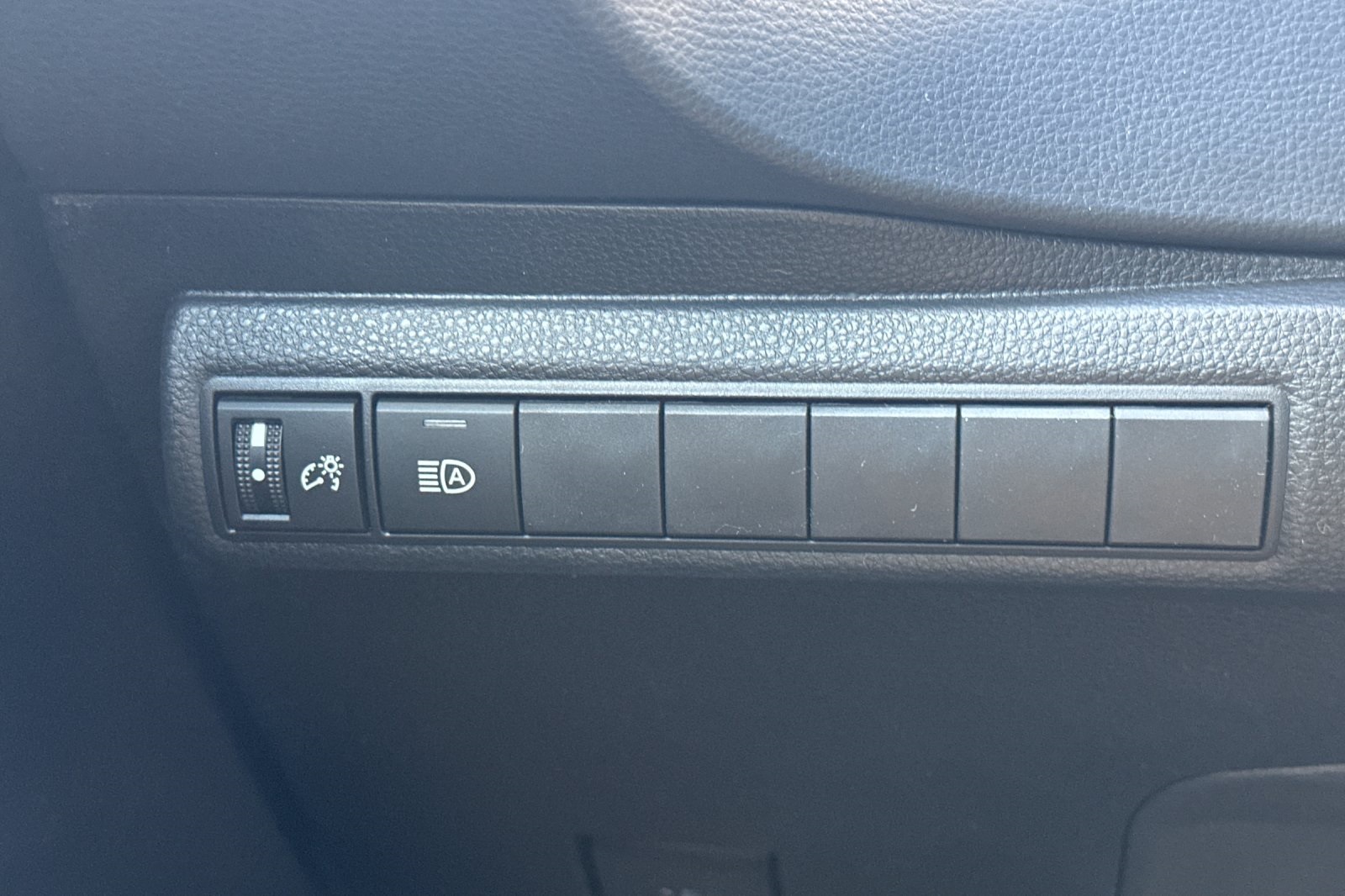 2025 Toyota Corolla XSE photo 28