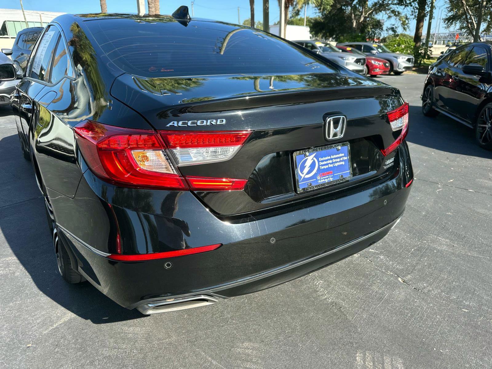 2022 Honda Accord Touring 2.0T photo 8