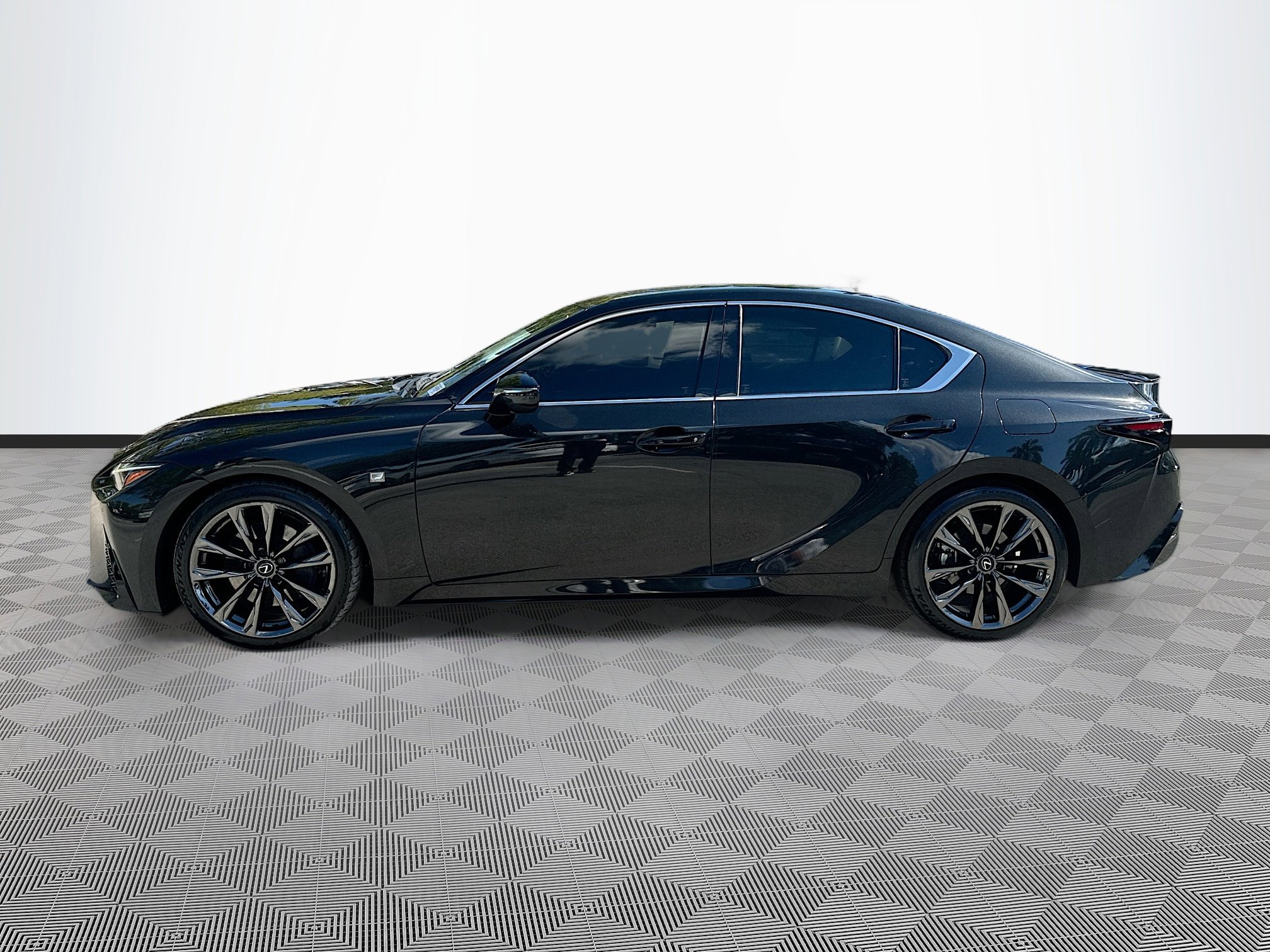 2023 Lexus IS 350 F SPORT photo 4