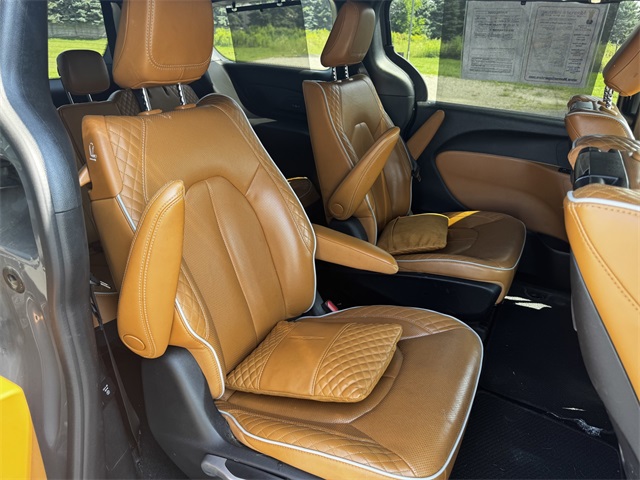 2022 Chrysler Pacifica Pinnacle photo 15