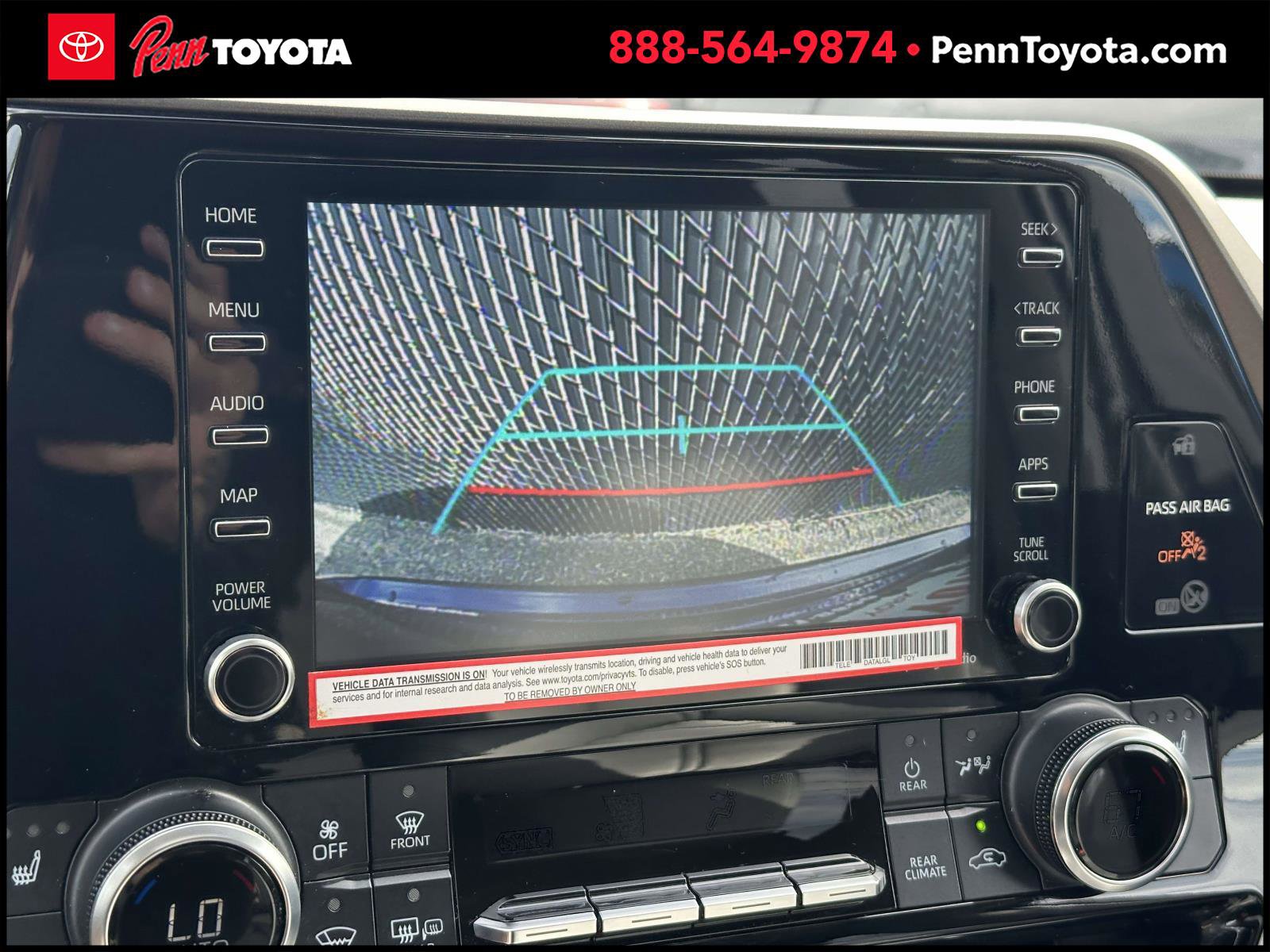 2022 Toyota Highlander XLE photo 28