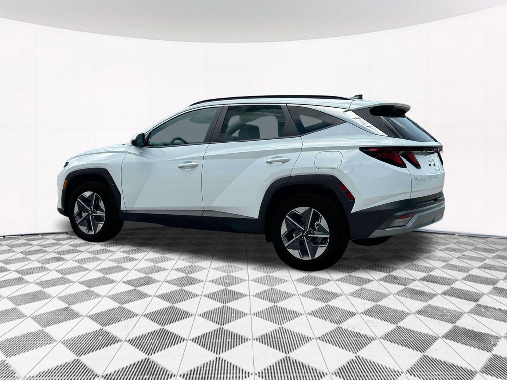 2025 Hyundai Tucson SEL photo 4