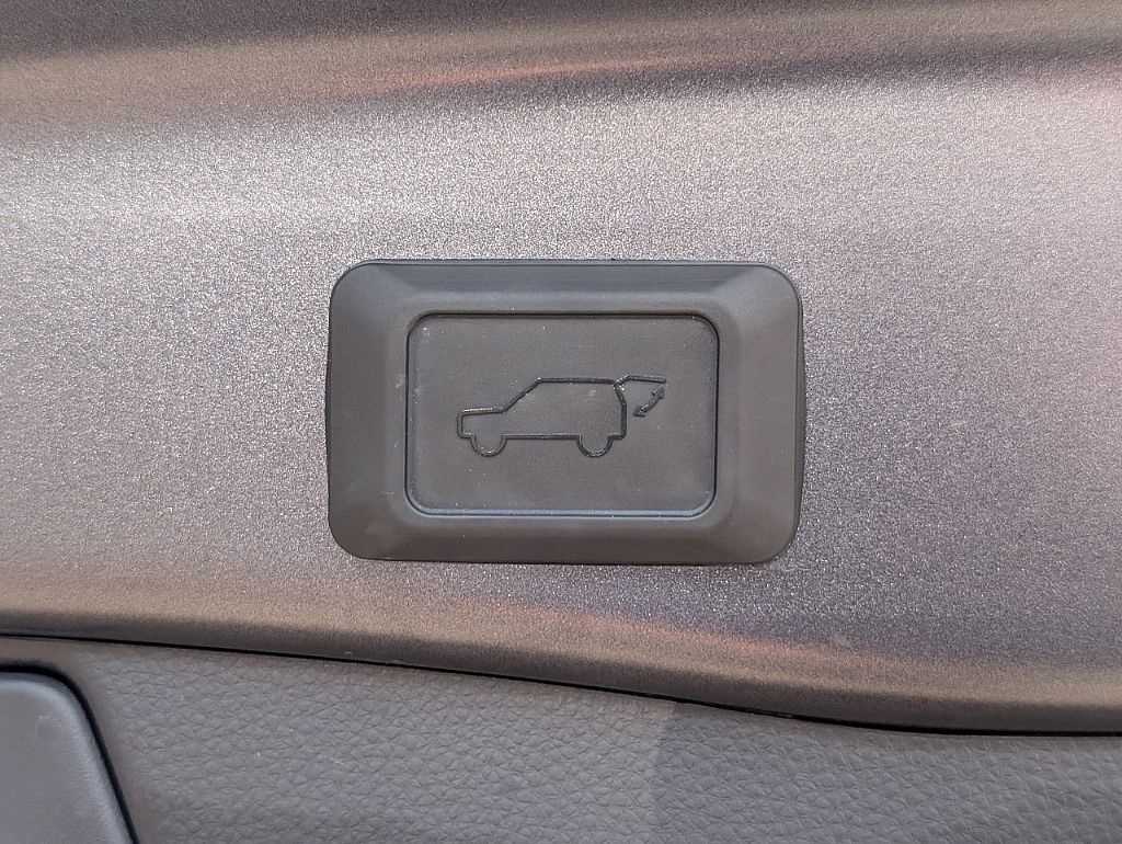 2024 Toyota RAV4 Prime SE photo 11