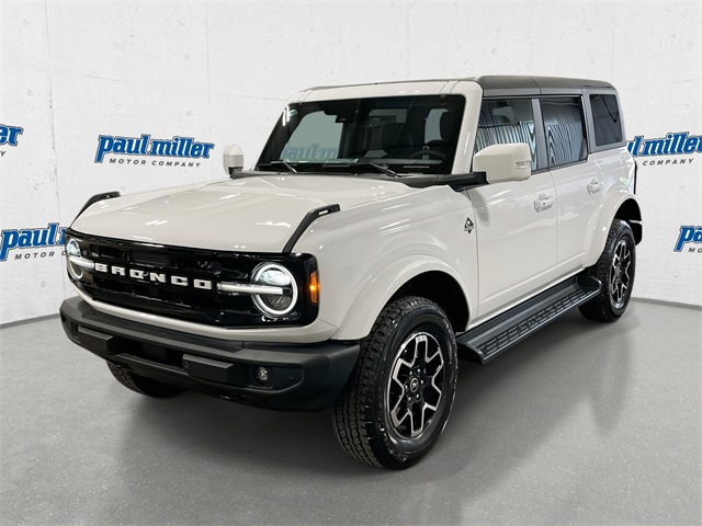 2025 Ford Bronco 4-Door Outer Banks's photo