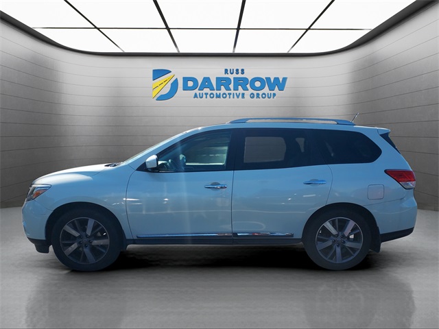 2016 Nissan Pathfinder Platinum photo 2