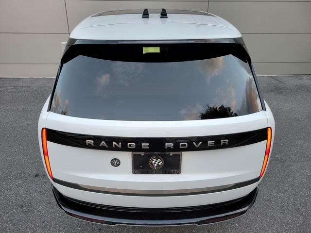 2025 Land Rover Range Rover SE photo 4