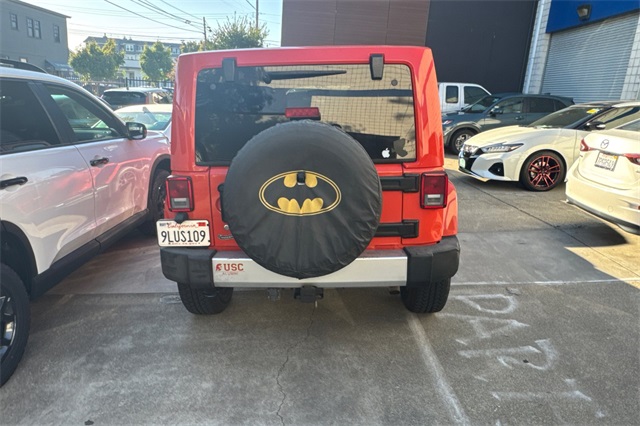 2015 Jeep Wrangler Unlimited Sahara photo 2