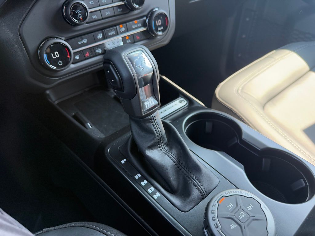 2025 Ford Bronco Outer Banks photo 31