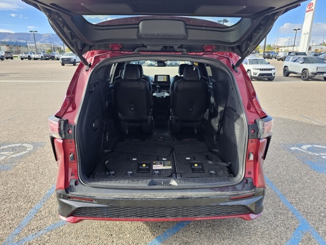 2024 Toyota Sienna XSE photo 6