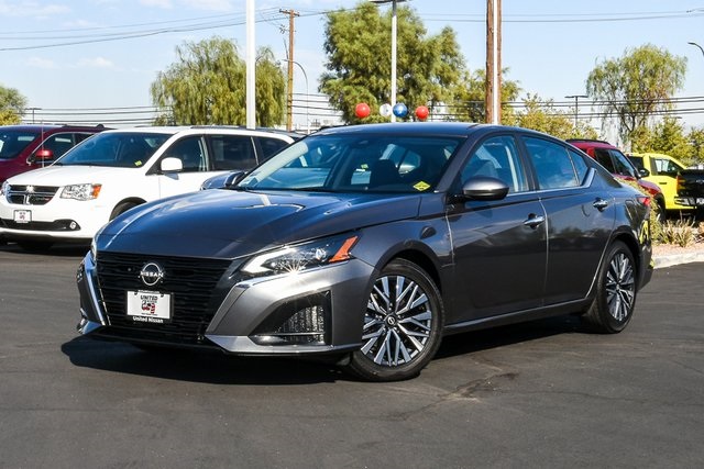 2025 Nissan Altima SV's photo