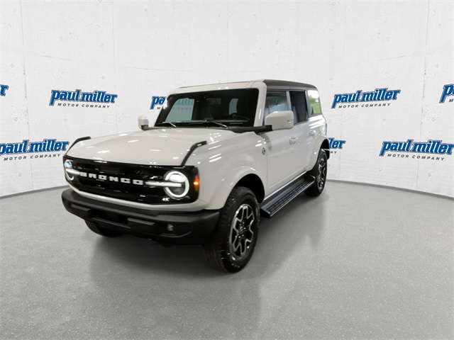 2025 Ford Bronco Outer Banks photo 4