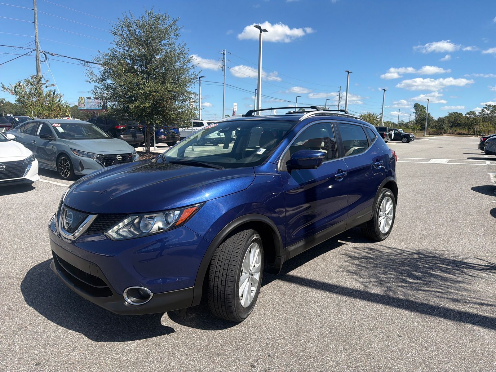 2019 Nissan Rogue Sport SV photo 2