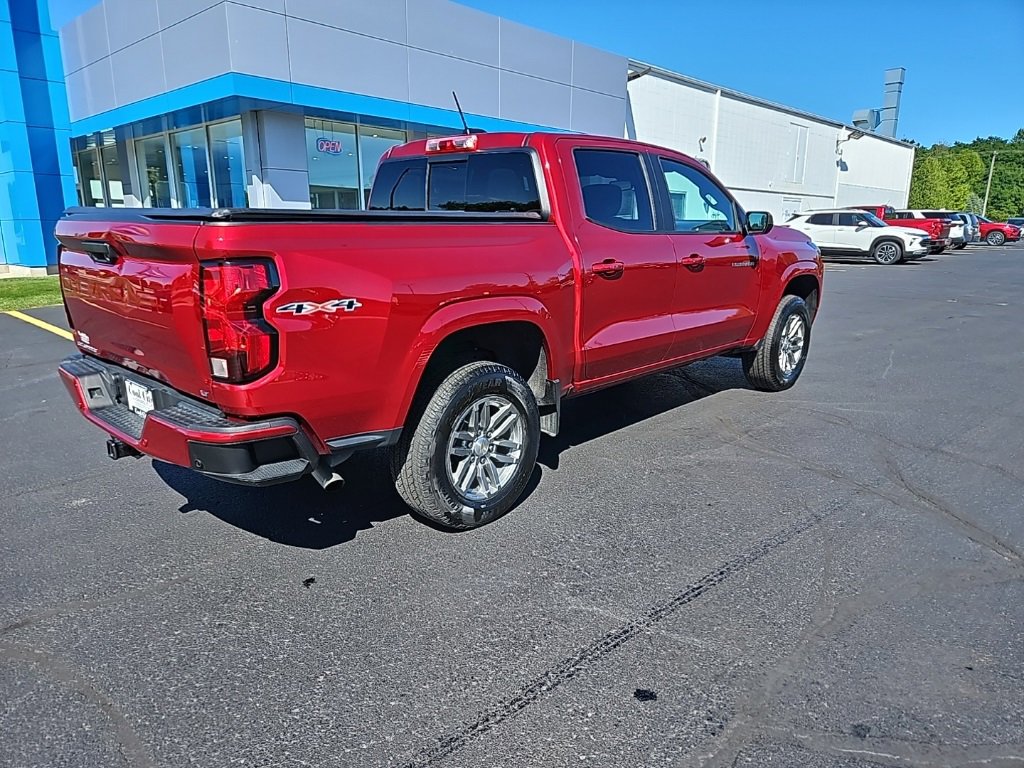 2023 Chevrolet Colorado LT photo 3