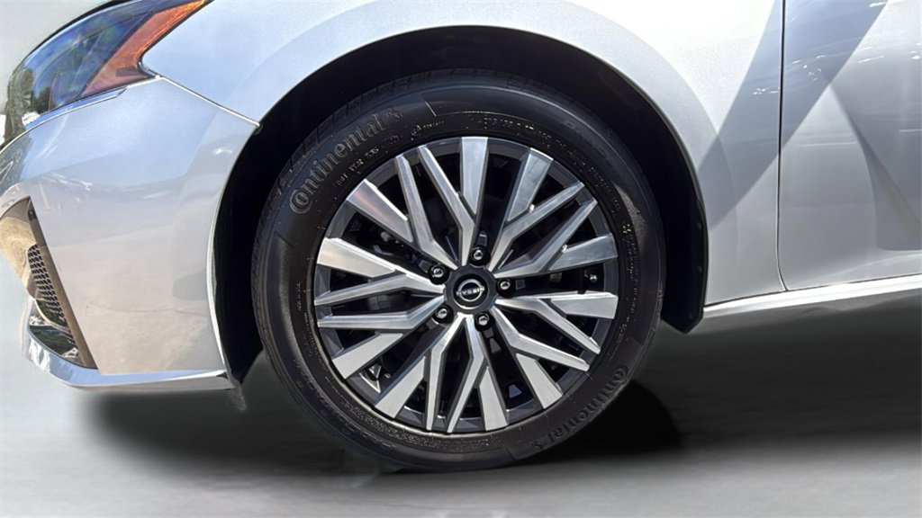 2023 Nissan Altima 2.5 SV photo 14
