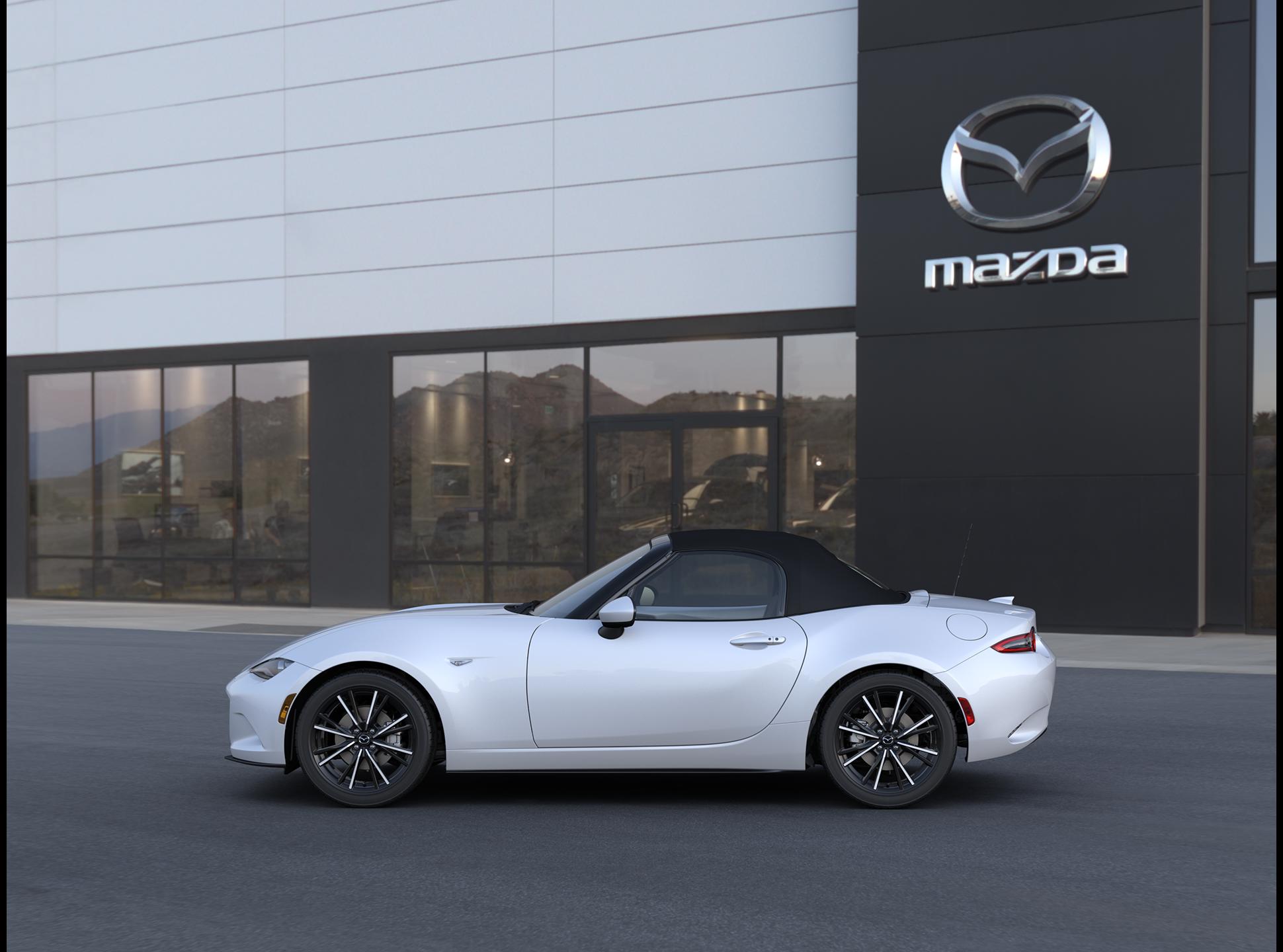 2025 Mazda MX-5 Miata Miata Grand Touring photo 3