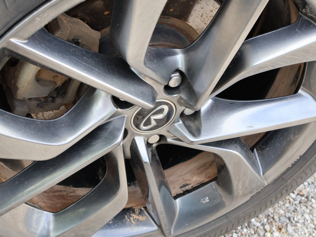 2019 Infiniti QX50 Essential photo 18