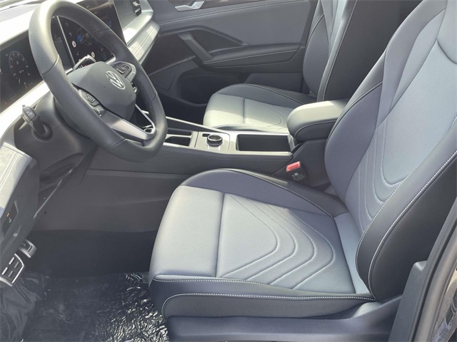 2025 Volkswagen Tiguan SE R-Line Black photo 11
