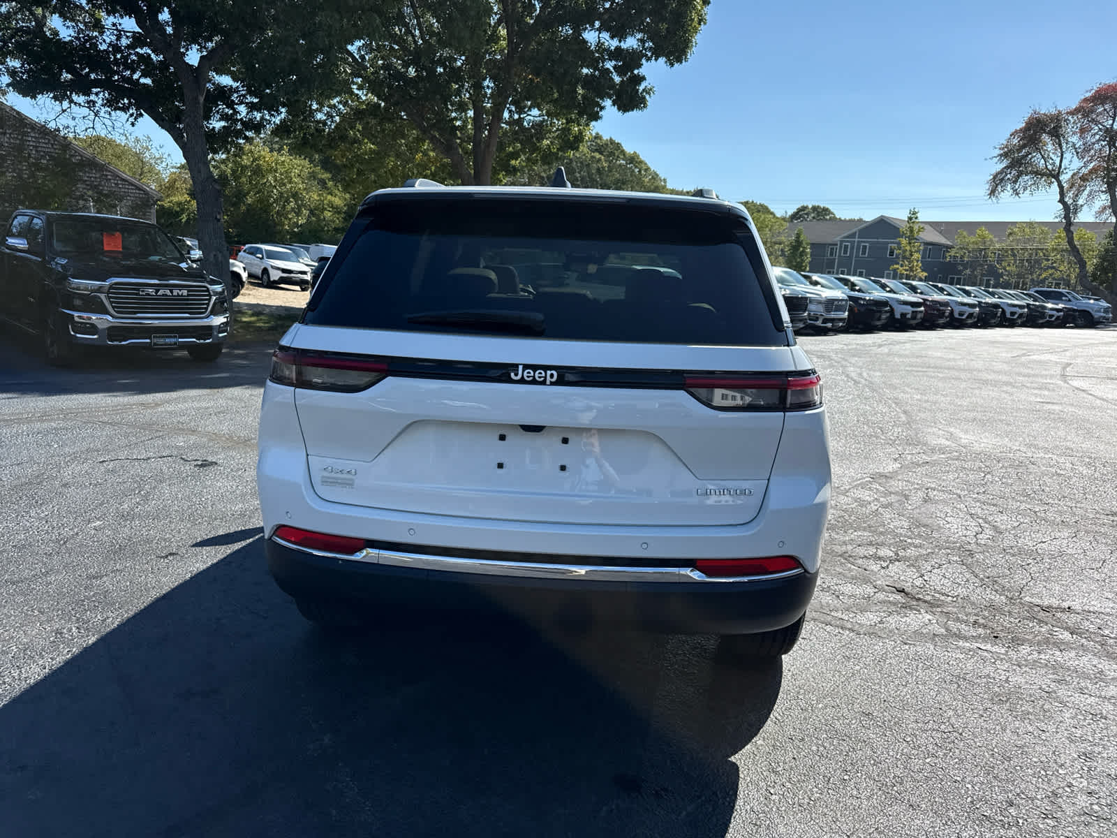 2025 Jeep Grand Cherokee Limited photo 4