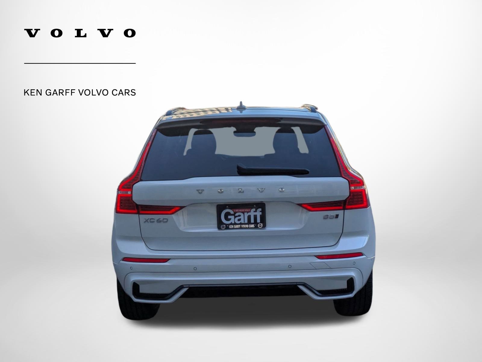 2025 Volvo XC60 Plus photo 4