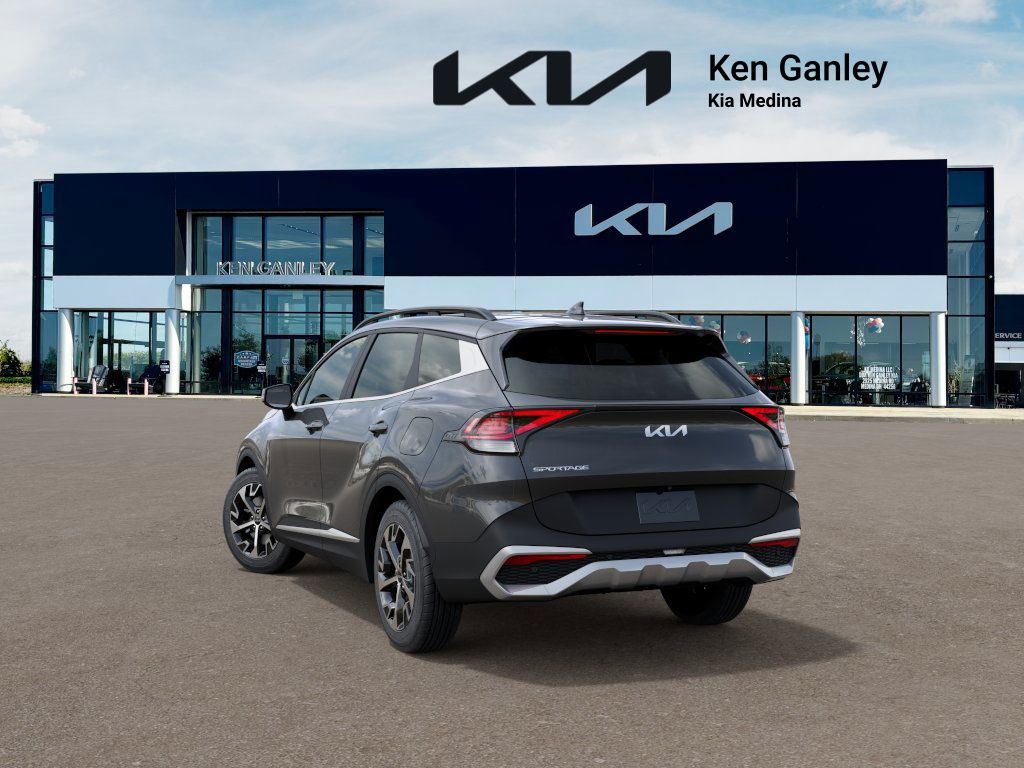 2025 Kia Sportage EX photo 3