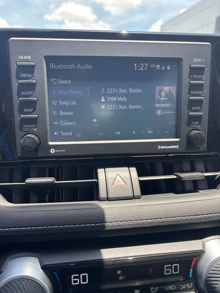 2021 Toyota RAV4 XLE photo 27