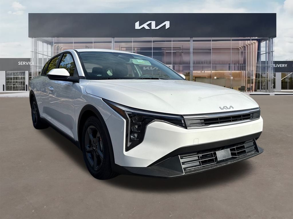 2025 Kia K4 LXS's photo