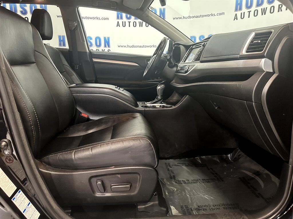 2018 Toyota Highlander XLE photo 29