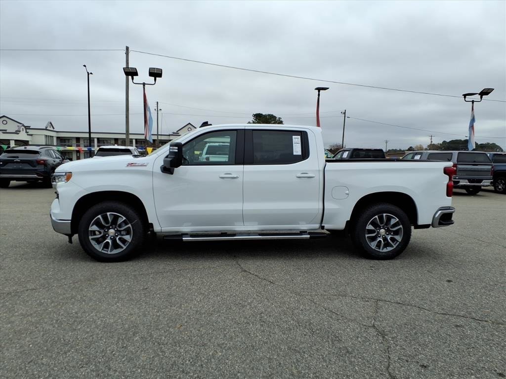 2026 Chevrolet Silverado 1500 LT photo 2