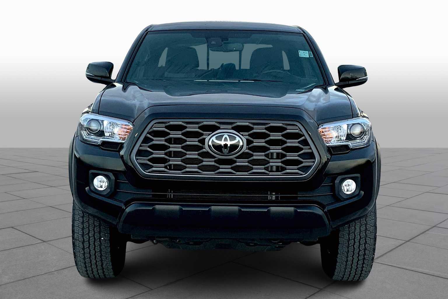 2023 Toyota Tacoma TRD photo 3