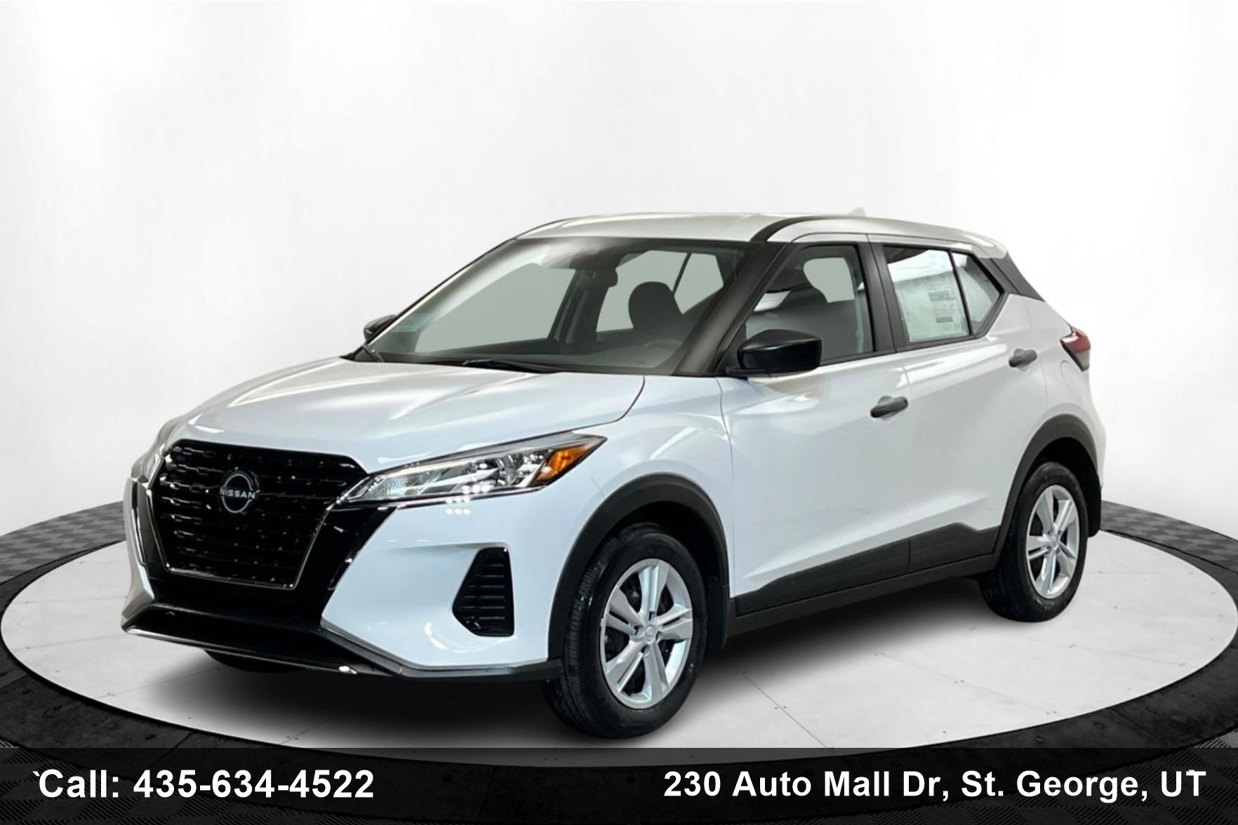 2025 Nissan KICKS PLAY Base's photo