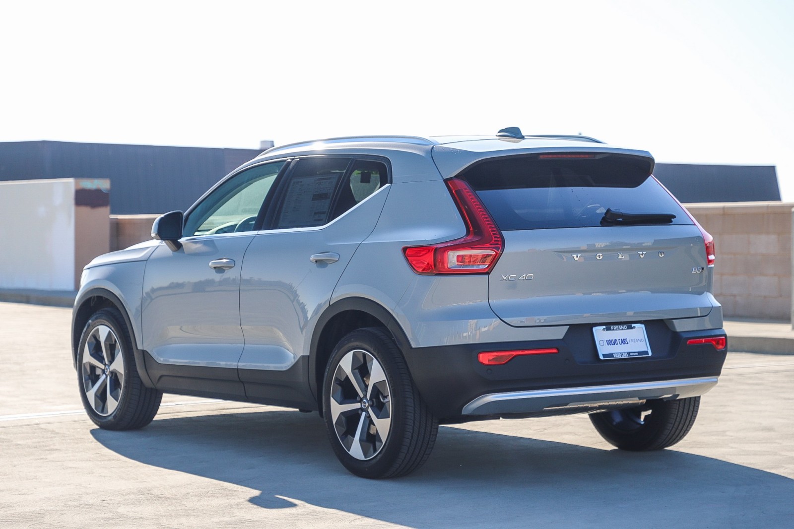 2025 Volvo XC40 Core photo 6