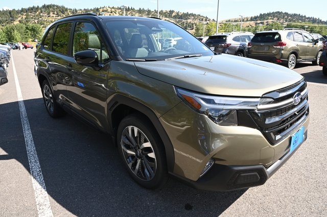 2025 Subaru Forester Touring photo 12