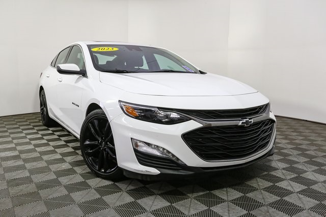 2023 Chevrolet Malibu 1LT photo 2