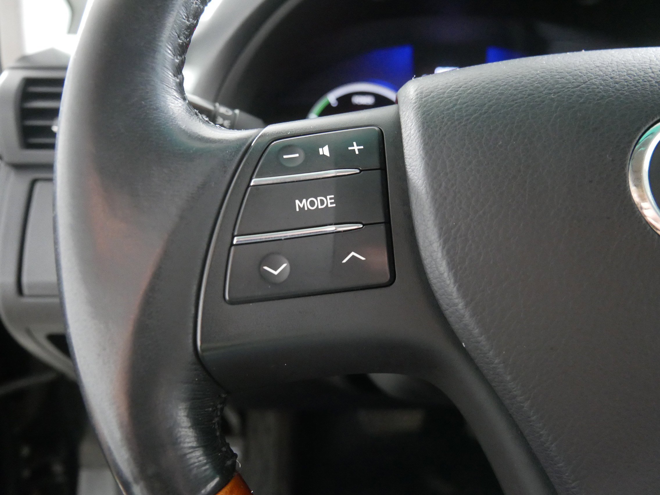 2011 Lexus RX 450h photo 27