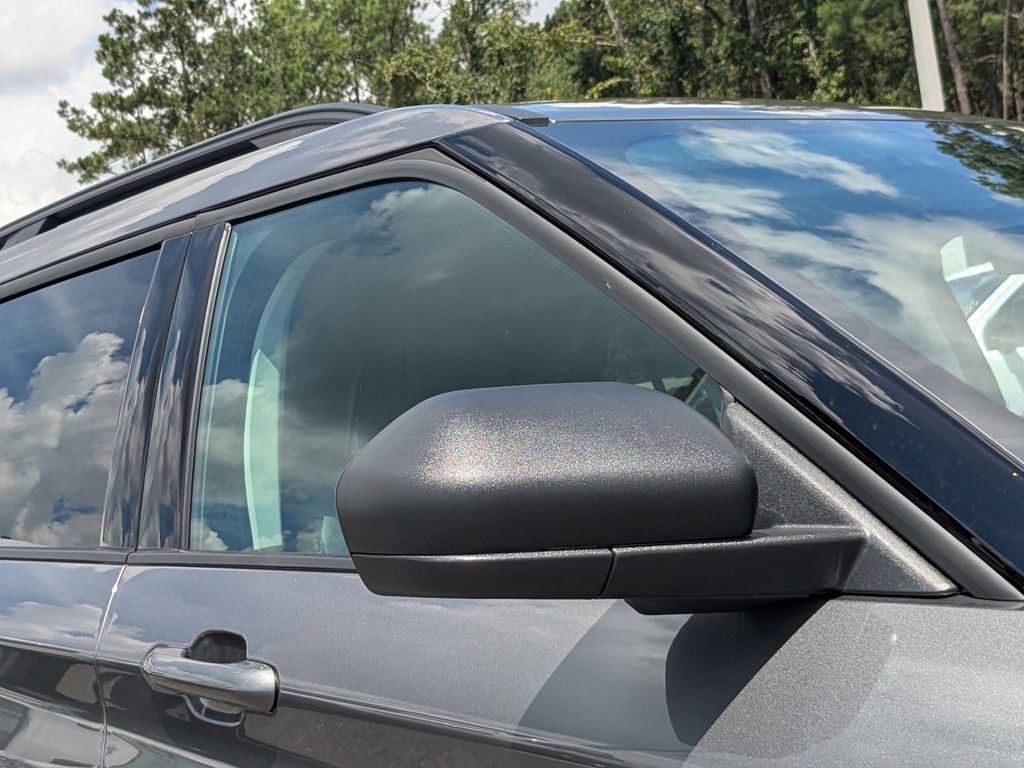 2025 Ford Explorer photo 10