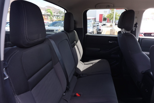 2023 Nissan Frontier SV photo 16