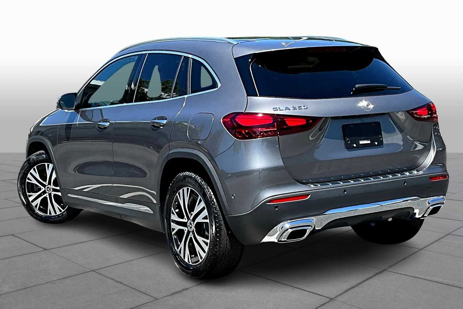 2025 Mercedes Benz GLA 250 photo 9