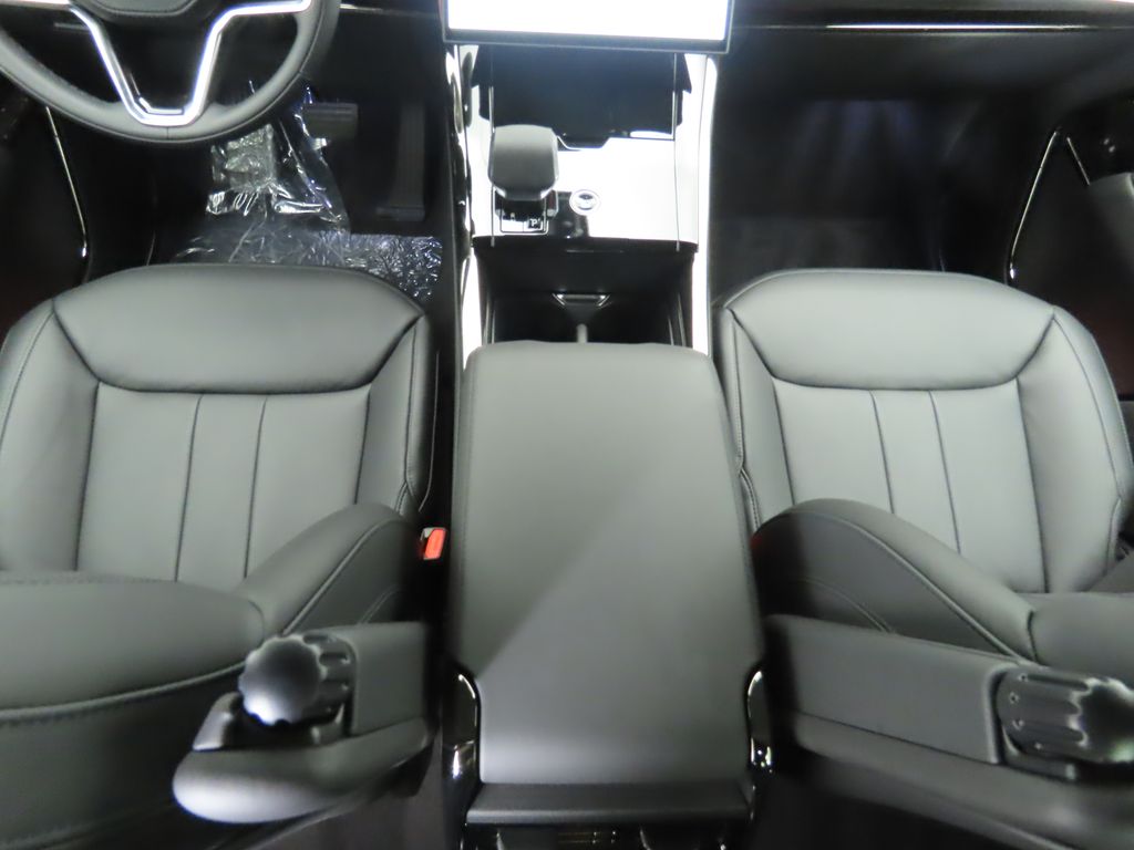 2025 Land Rover Range Rover Sport SE photo 13