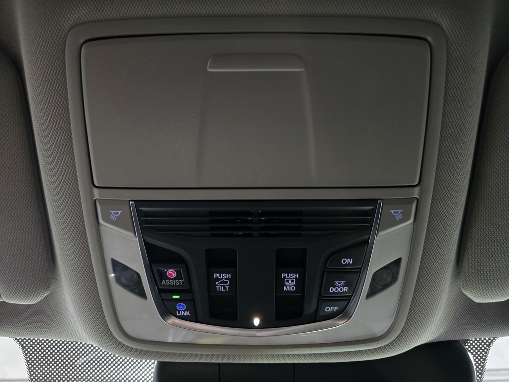 2022 Acura RDX Base photo 16