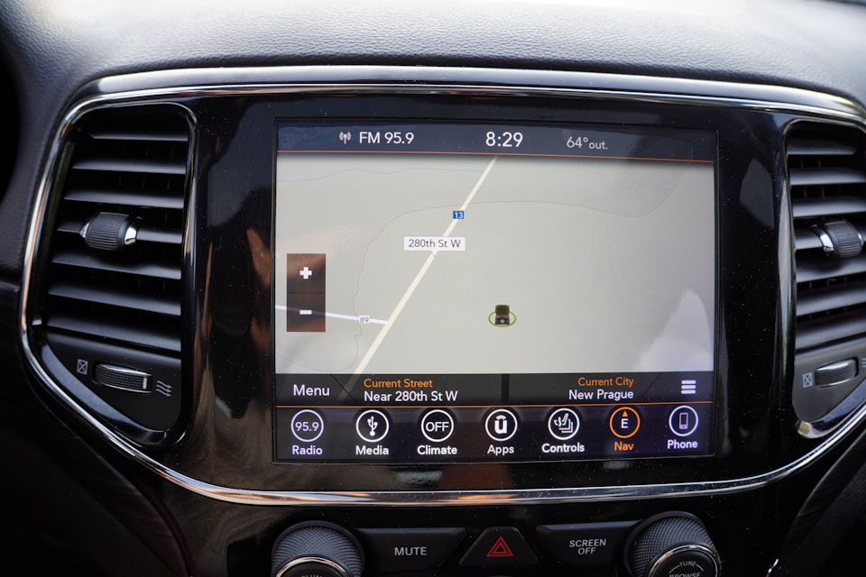 2019 Jeep Grand Cherokee Altitude photo 3