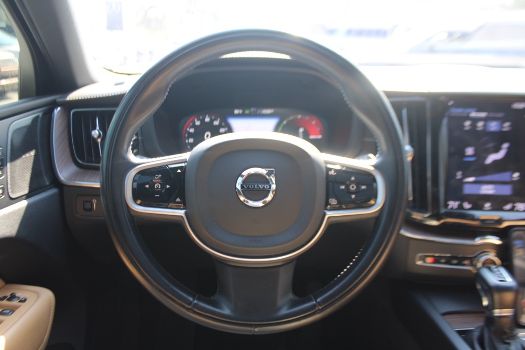 2020 Volvo XC60 T5 Inscription photo 12