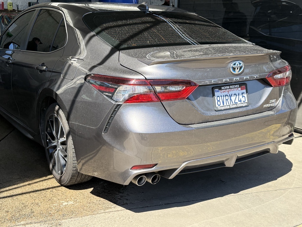 2021 Toyota Camry Hybrid SE photo 4