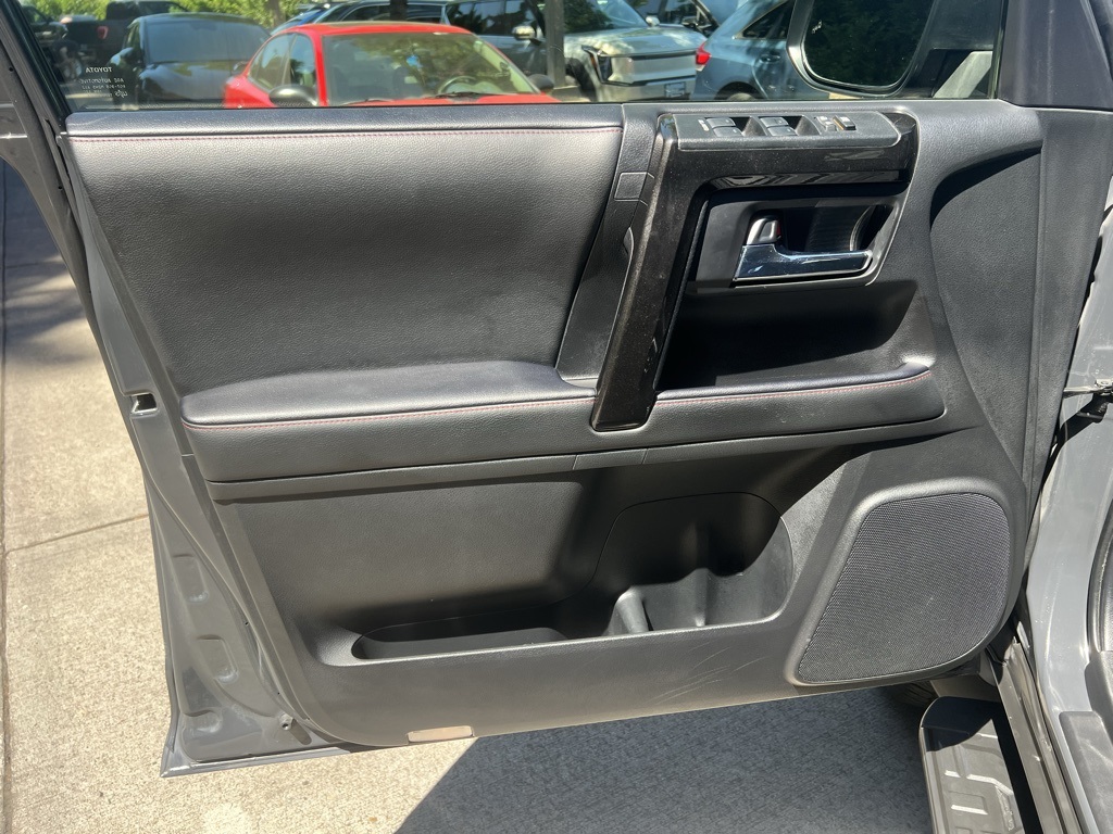 2024 Toyota 4Runner TRD Off-Road photo 8