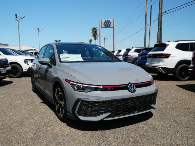 2025 Volkswagen Golf GTI SE's photo
