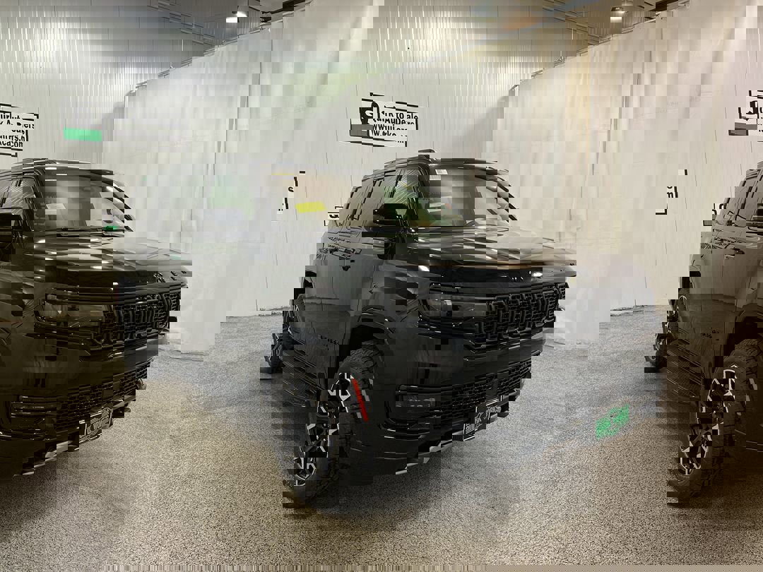 2025 Jeep Wagoneer Series II's photo