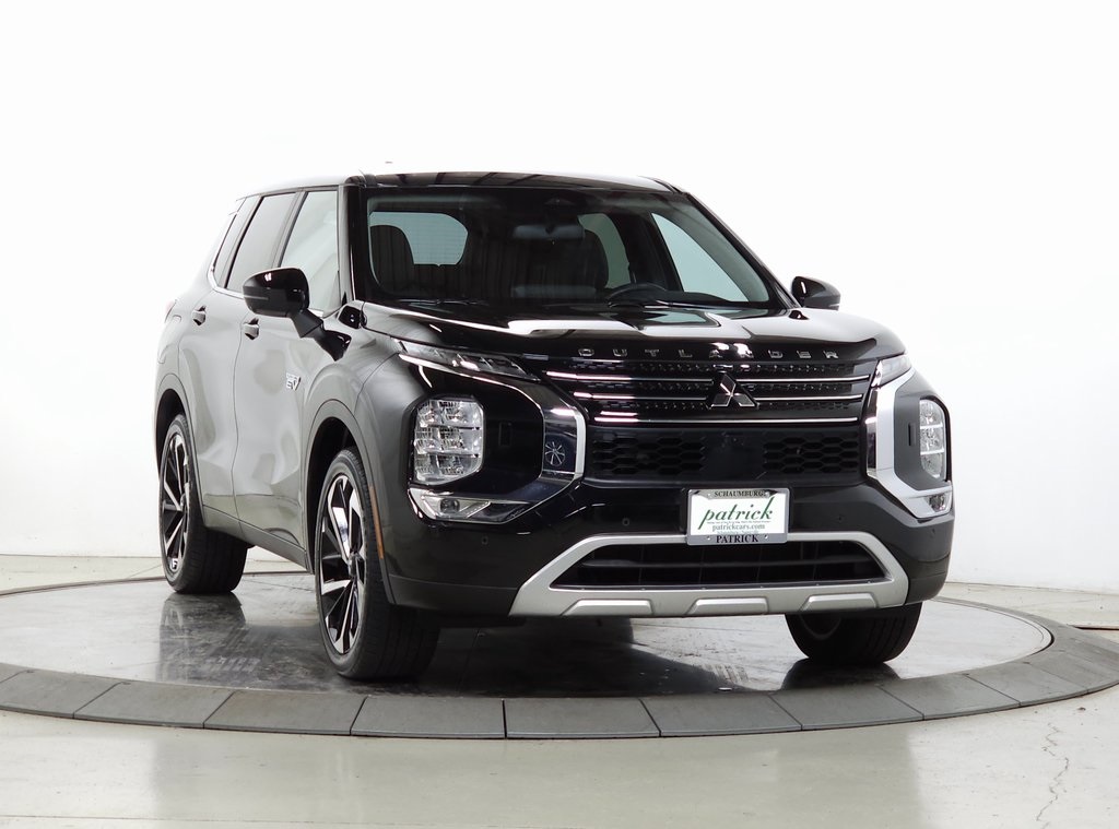 2024 Mitsubishi Outlander SE's photo