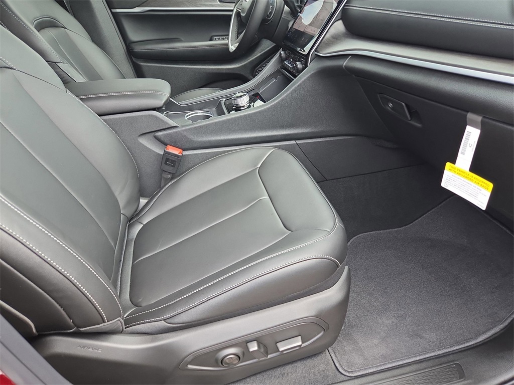 2025 Jeep Grand Cherokee Limited photo 38